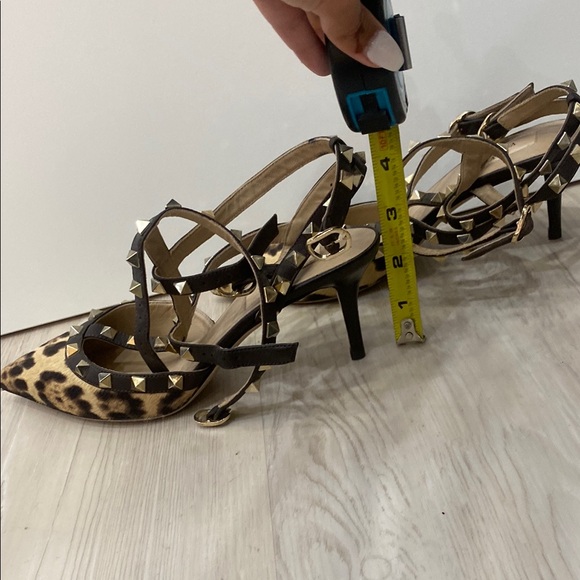 Valentino Leopard Print Studded Women's Shoes - Picture 3 of 4